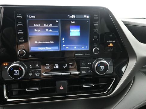 Used 2022 Toyota Highlander XLE image 20