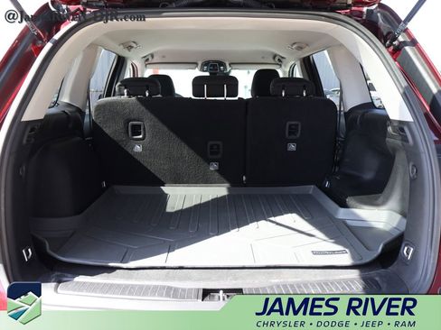 Used 2024 Jeep Grand Cherokee Laredo RWD image 14