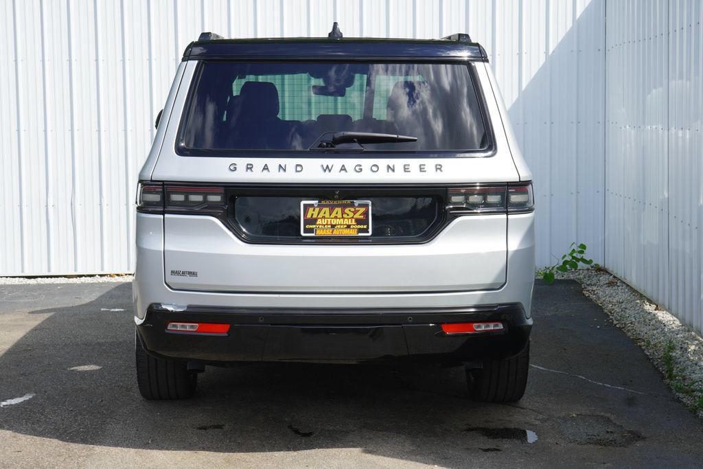 Used 2025 Jeep Grand Wagoneer L Series II Obsidian w/ Quick Order Packagew 28T AWD/4WD image 5