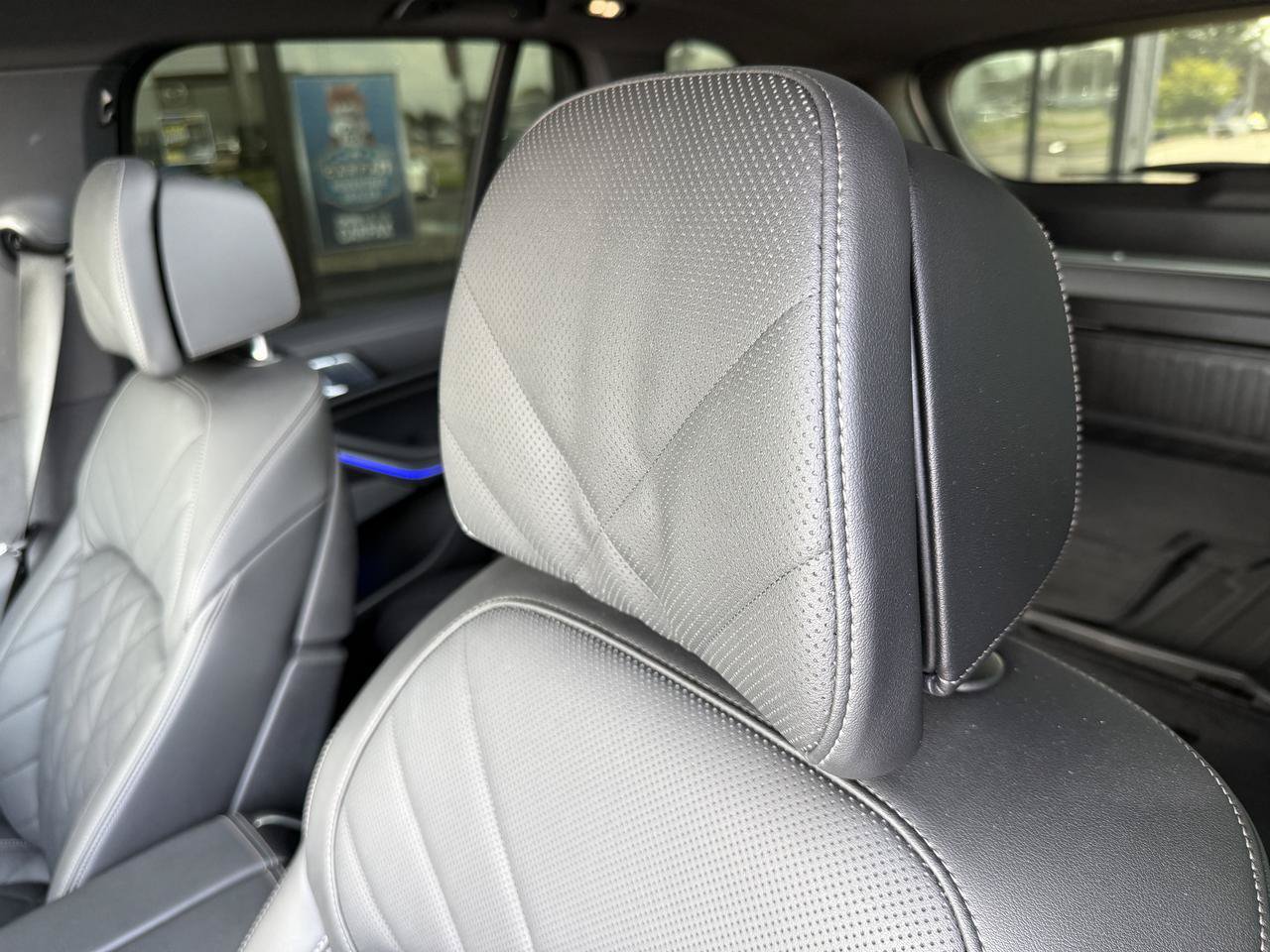 Used 2024 BMW X5 xDrive40i w/ M Sport Package AWD/4WD image 15