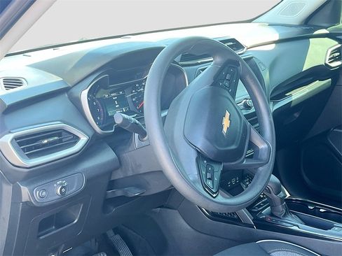 Used 2023 Chevrolet TrailBlazer LS image 9