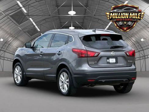 Used 2017 Nissan Rogue Sport SV w/ SV Premium Package AWD/4WD image 10