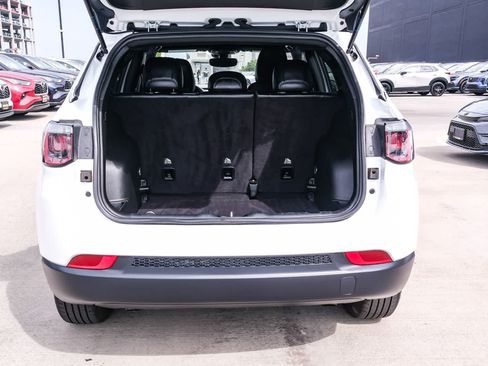 Used 2024 Jeep Compass Latitude AWD/4WD image 27