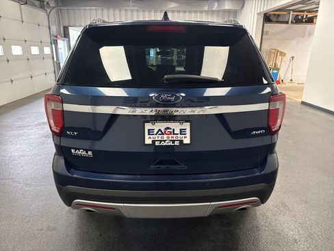 Used 2017 Ford Explorer XLT w/ Equipment Group 202A AWD/4WD image 9