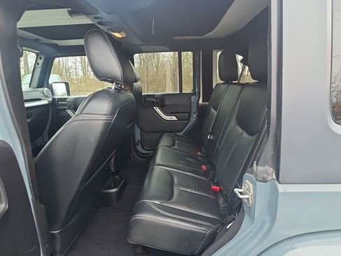 Used 2015 Jeep Wrangler Unlimited Sahara w/ Dual Top Group image 30