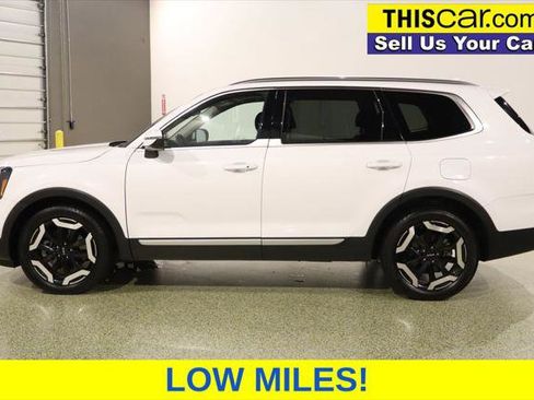 Used 2023 Kia Telluride EX w/ EX Captain's Chair Package image 4