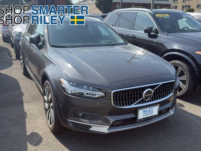 New 2025 Volvo V90 B6 Cross Country Ultra w/ Protection Package Premier