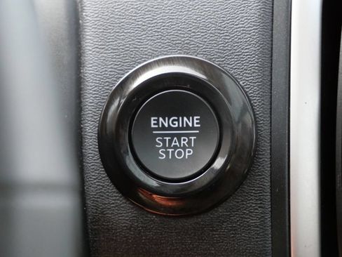 Used 2025 Ford Expedition Active AWD/4WD image 29