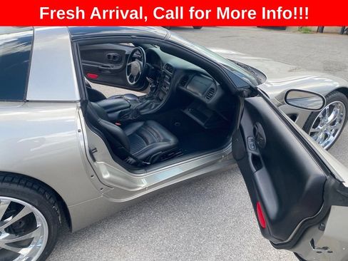 Used 1998 Chevrolet Corvette Coupe w/ Memory Pkg RWD image 4
