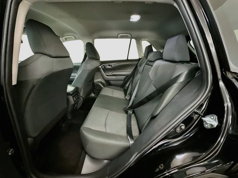 Used 2025 Toyota RAV4 XLE AWD/4WD image 29