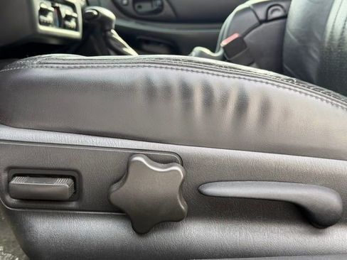 Used 2004 Chevrolet Monte Carlo SS w/ Dale Earnhardt Jr. Package image 6