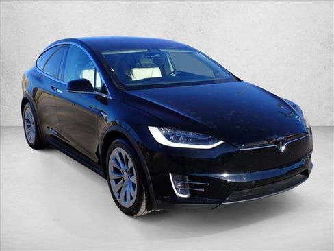 Used 2018 Tesla Model X 75D image 4