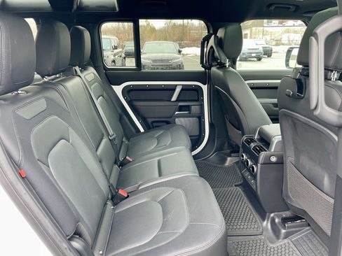 Used 2024 Land Rover Defender 110 X-Dynamic SE image 29