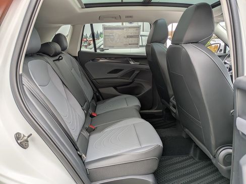 New 2026 Volkswagen Tiguan SE image 32