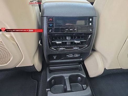 Used 2023 Jeep Grand Cherokee L Limited w/ Trailer Tow Group (B) AWD/4WD image 23