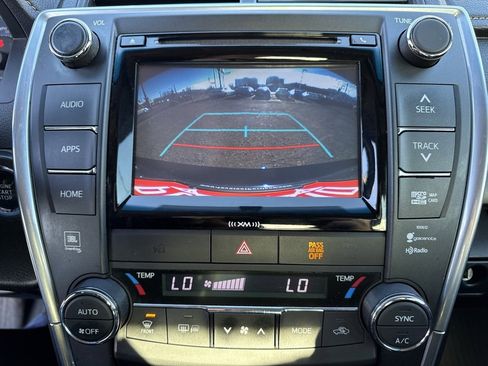 Used 2017 Toyota Camry XLE image 23