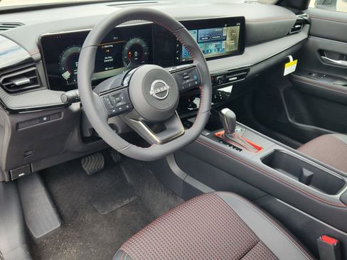 New 2025 Nissan Kicks SR image 9