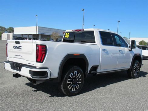 Used 2025 GMC Sierra 2500 Denali Ultimate image 7
