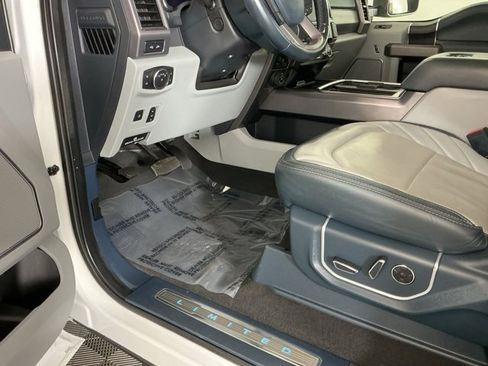 Used 2022 Ford F450 Limited image 20