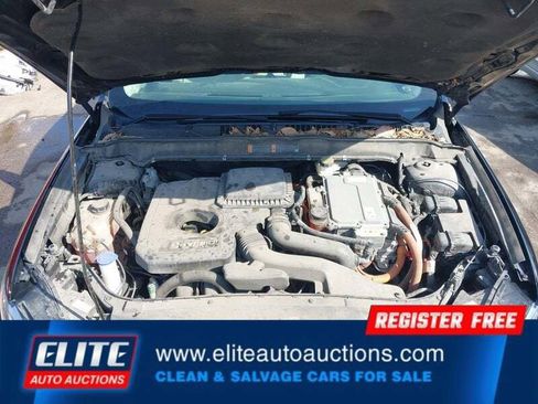 Used 2017 Ford Fusion Titanium FWD image 19