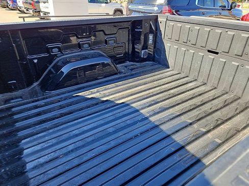 Used 2025 GMC Sierra 1500 SLT image 11