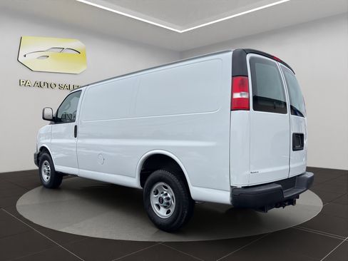 Used 2016 GMC Savana 2500 image 5