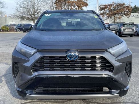 Used 2023 Toyota RAV4 SE image 8