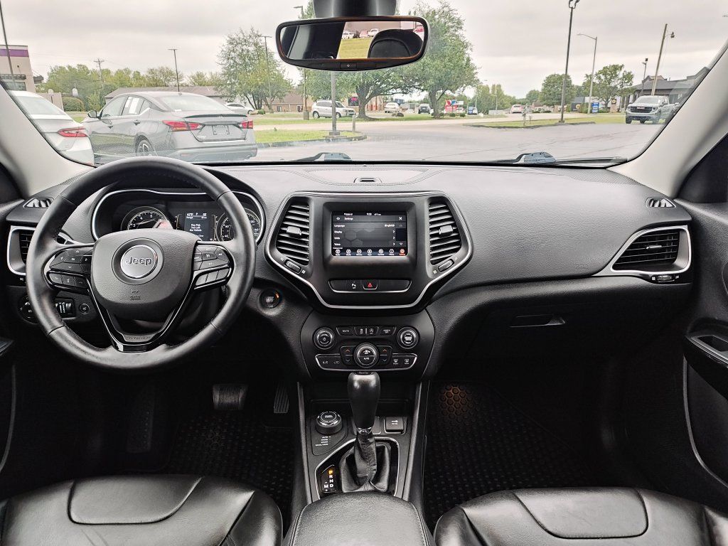 Used 2020 Jeep Cherokee Latitude Plus AWD/4WD image 15