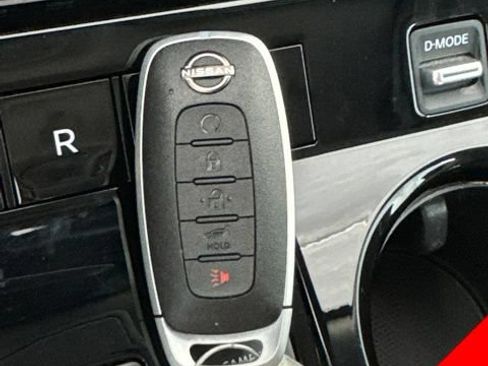 Certified 2025 Nissan Murano SV AWD/4WD image 14