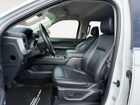 Used 2024 Ford Expedition XLT image 10