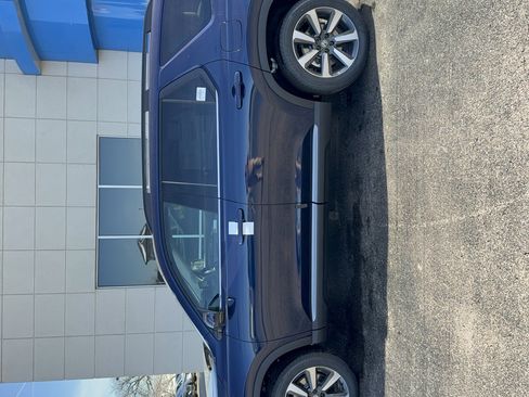 Used 2025 Honda Pilot Touring image 8