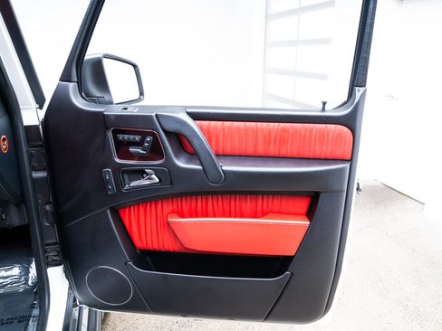 Used 2016 Mercedes-Benz G 550 image 23