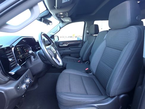 Used 2024 GMC Sierra 1500 SLE image 10