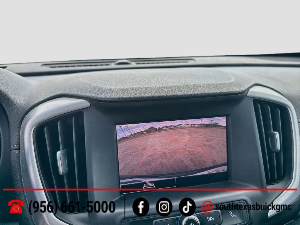Used 2024 GMC Terrain SLE w/ Driver Convenience Package FWD image 17