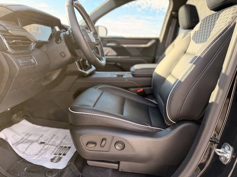 Used 2024 GMC Acadia Denali w/ Super Cruise Package image 10