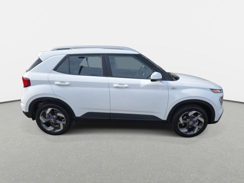 New 2026 Hyundai Venue SEL FWD image 8