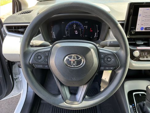 Used 2026 Toyota Corolla LE FWD image 18