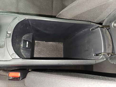 Used 2018 Toyota C-HR XLE FWD image 25