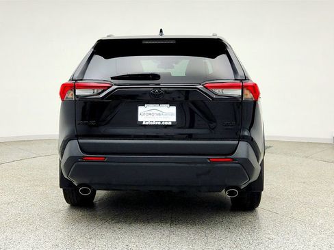 Used 2023 Toyota RAV4 XLE Premium AWD/4WD image 6