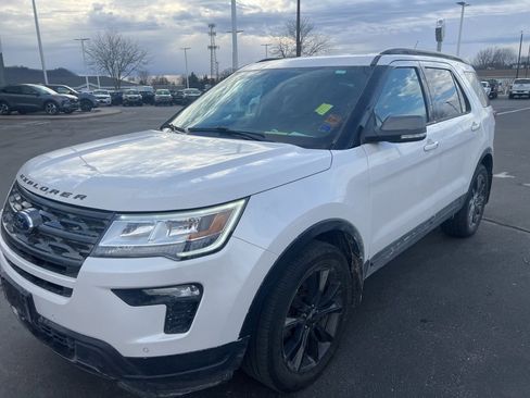 Used 2019 Ford Explorer XLT w/ XLT Sport Appearance Package image 12