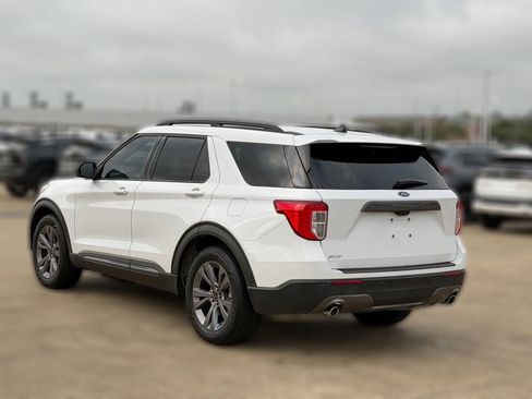 Used 2021 Ford Explorer XLT w/ Equipment Group 202A RWD image 7