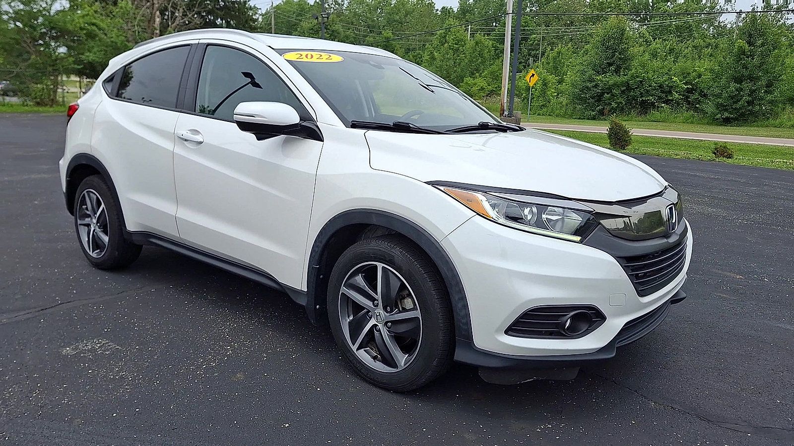 Used 2022 Honda HR-V EX image 2