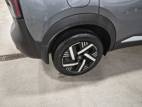 Used 2026 Nissan Kicks SV image 9