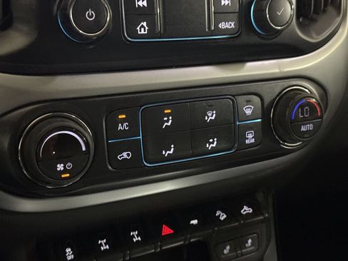 Used 2022 Chevrolet Colorado ZR2 w/ ZR2 Dusk Special Edition AWD/4WD image 16