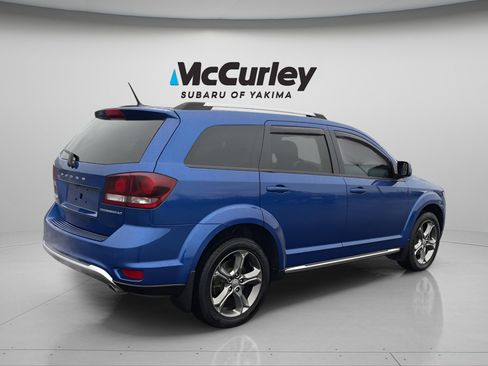 Used 2015 Dodge Journey Crossroad w/ Flexible Seating Group image 10