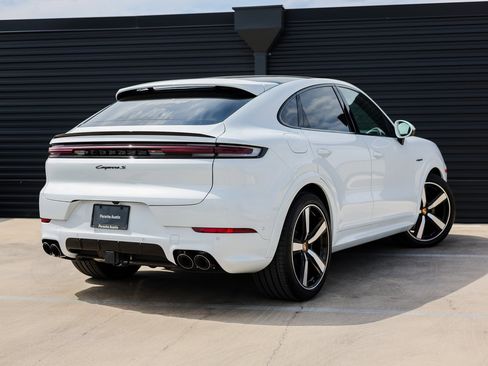 New 2025 Porsche Cayenne S image 7