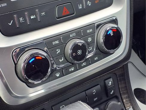 Certified 2017 GMC Acadia Limited SLT image 6