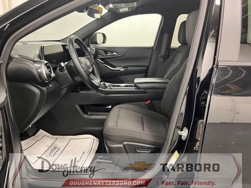 Used 2025 Chevrolet Equinox LT FWD image 24