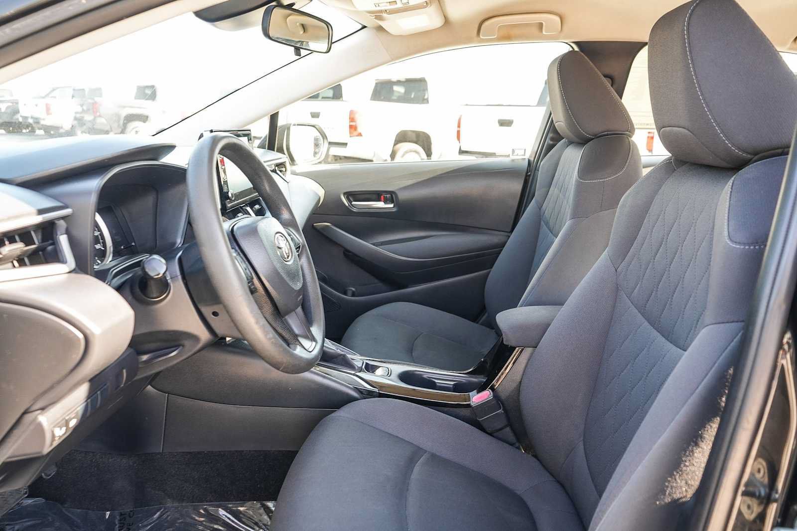 Used 2020 Toyota Corolla LE FWD image 15
