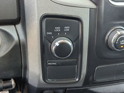 Used 2014 RAM 1500 ST w/ SXT Appearance Group AWD/4WD image 17